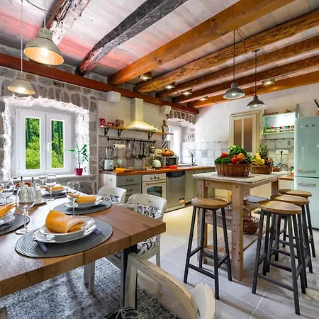 Konavoski Miri فيلة Gruda