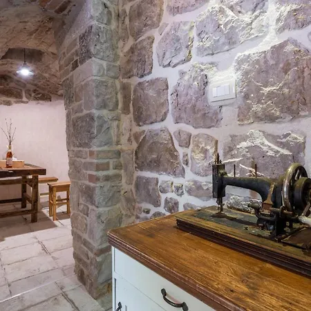 فيلة Konavoski Miri