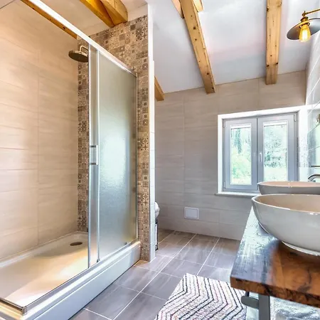 Konavoski Miri فيلة *