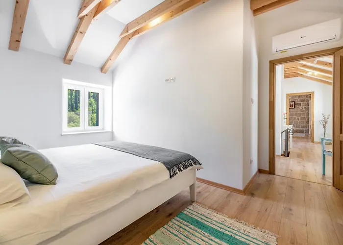 Konavoski Miri 그루다